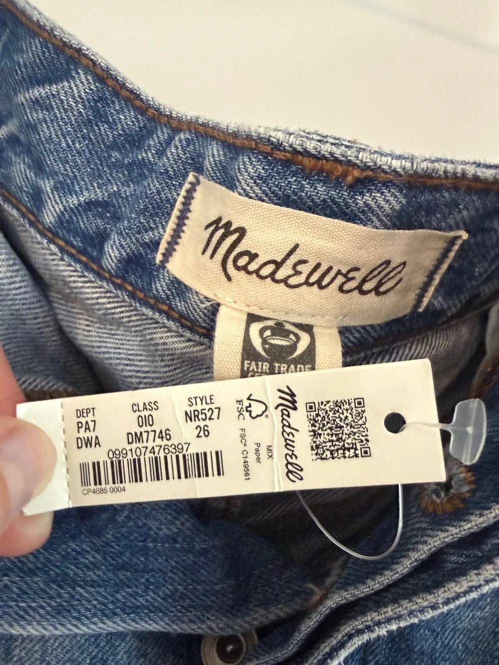 Madewell Darted Barrel-Leg Jean - Picture 2 of 3